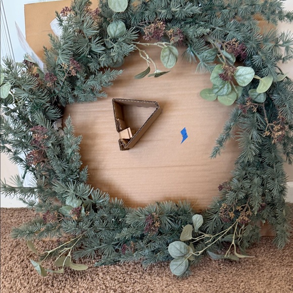 NWT Pottery Barn Green and Gold Holiday Wreath lighted  33” diameter - Picture 3 of 8